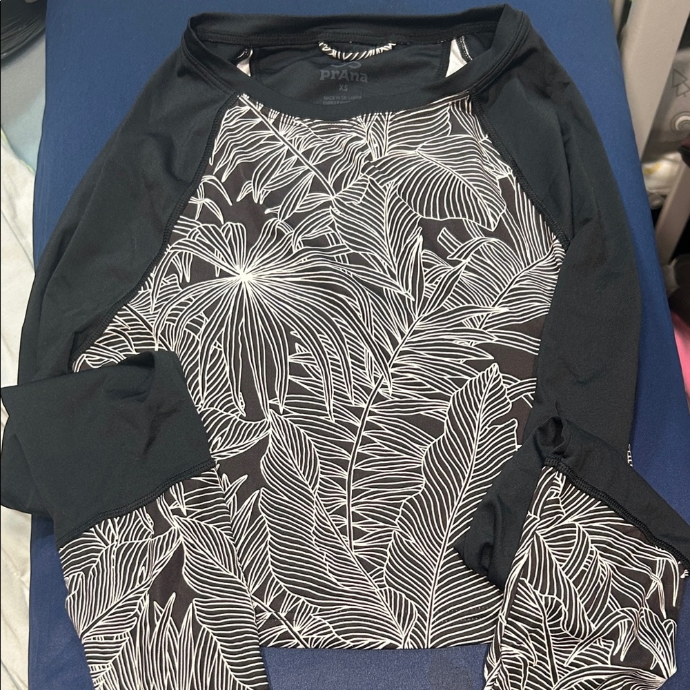 Prana Monochrome Leaf Pattern Top